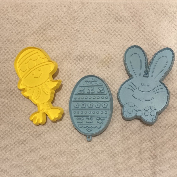 Easter Duck Plush Stuffed Animal in Sweater Cookie Cutters & Egg Tray and Kits - Picture 8 of 16